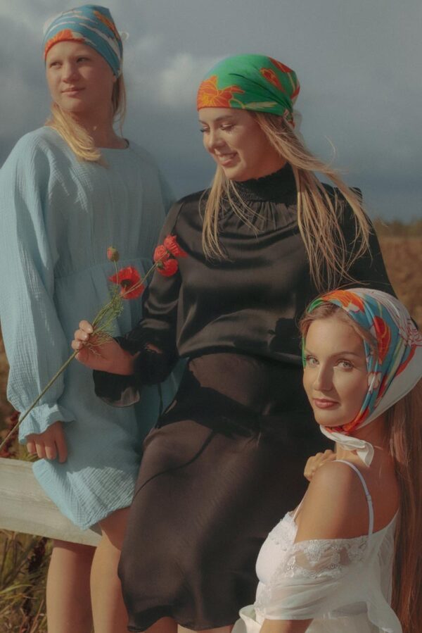 "Poppies" headscarf - Image 3
